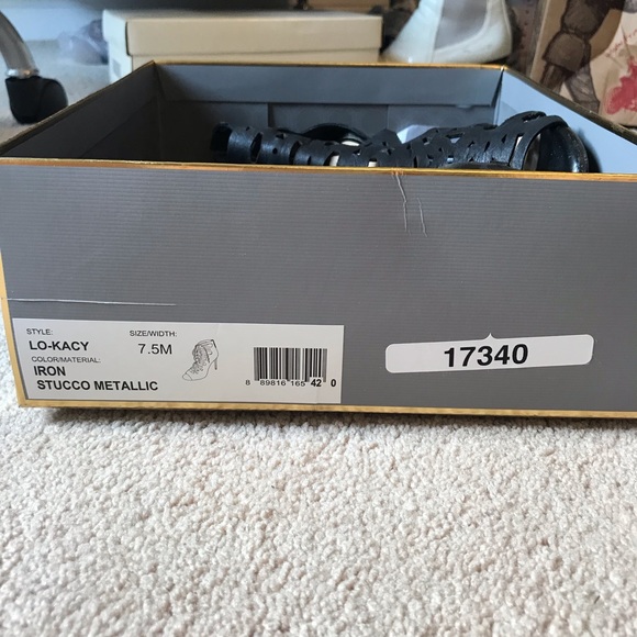 Louise et Cie Black Leather Cut Out Heel - Picture 3 of 4